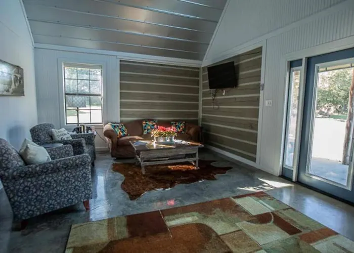 Saddle Creek Cabins