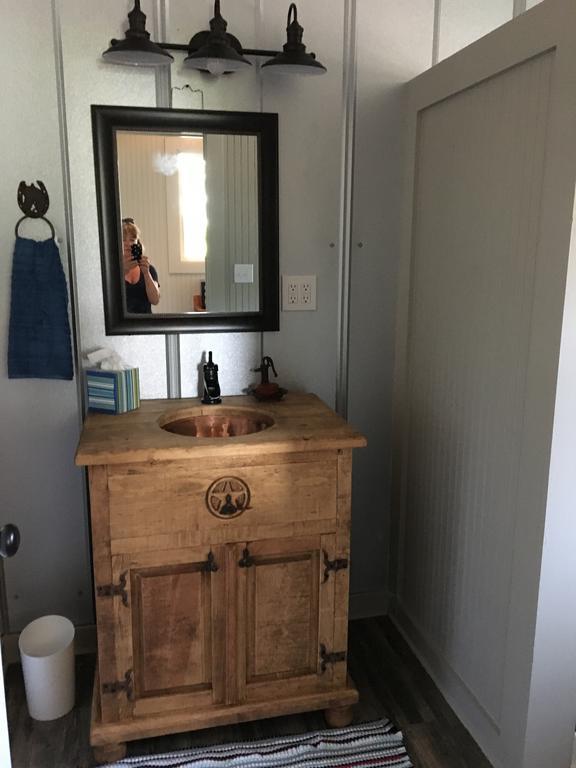 Saddle Creek Cabins Holiday home Roznov