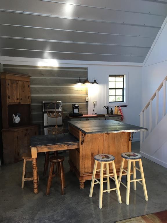 Saddle Creek Cabins Roznov
